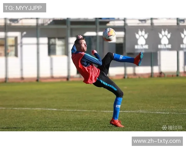 河南队昆明冬训航班因大雪延误球迷期待球队早日抵达